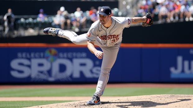 Justin Verlander delivers a pitch against the Mets
